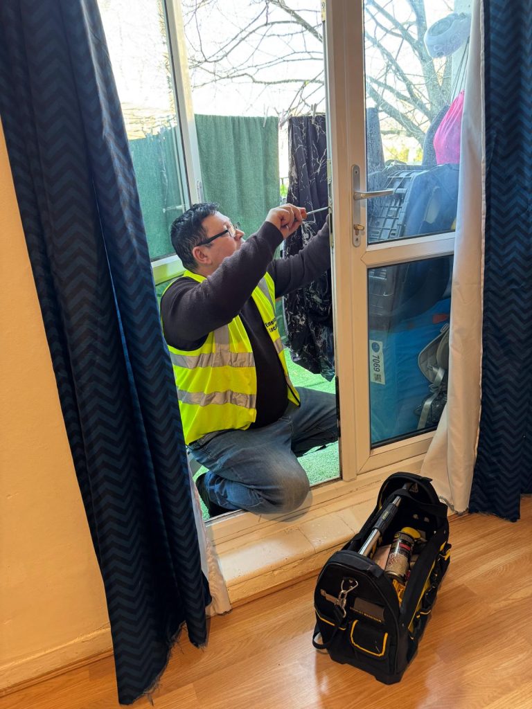 Emergency locksmith technicians in all London postcodes